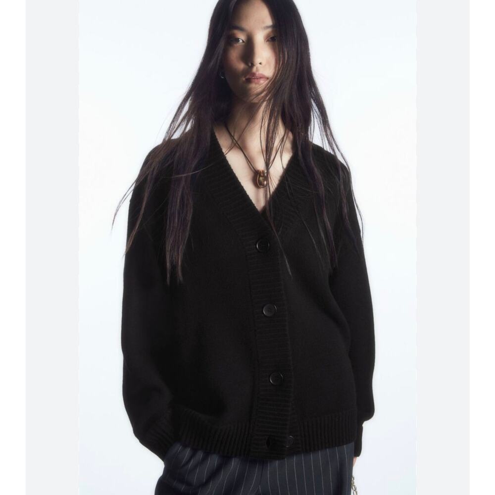 COS Women's Minimalist Cocooning 100% Wool Black V-Neck Oversized Cardigan L
